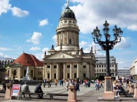 Город Берлин является столицей Германии, крупнейшим и самым населенным городом в Германии.
