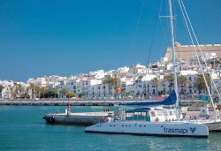 Остров Ибица относится к Балеарским островам и располагается в Средиземнои море в 80 км от побережья Испании