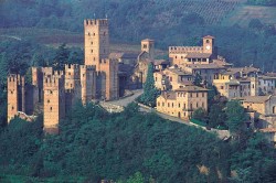 Итальянский город Парма, находящийся на севере Италии, стоит на одноименной речке, которая разделяет город на две части. Изначально город считался этрусским, позже стал галльским, а в 183 году до нашей эры Парма становится римской колонией.