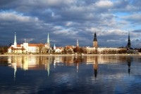 Латвийская столица – Рига один из самых красивых и зелёных городов Европы с населением около 800 000 тысяч человек. Расположилась Рига на берегу реки Даугава.